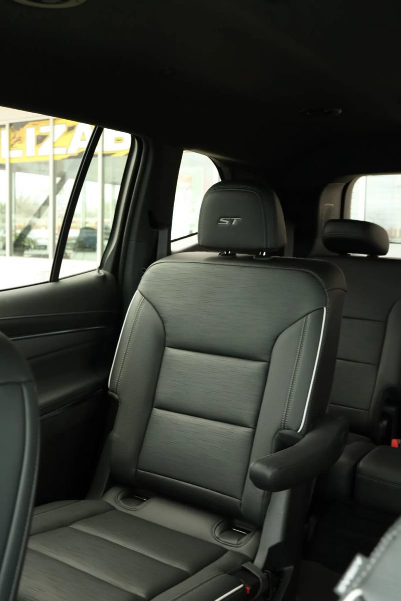 Used 2025 Buick Enclave Sport Touring w/ Super Cruise Package AWD/4WD image 34