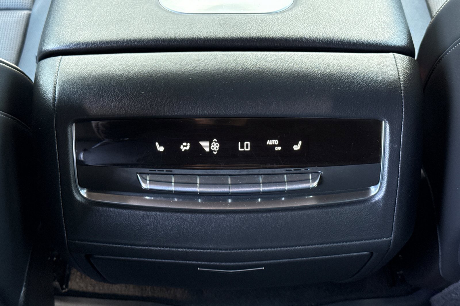 Used 2023 Cadillac Escalade ESV Premium Luxury w/ Performance Package image 16