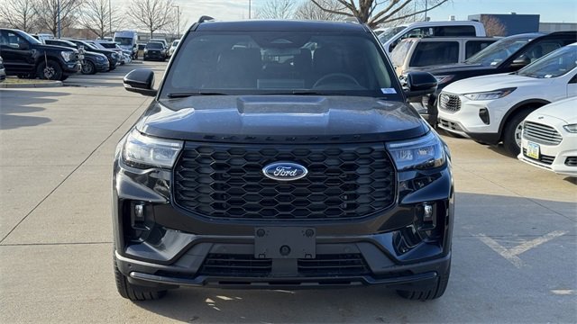 New 2026 Ford Explorer ST-Line w/ ST-Line Street Pack image 3