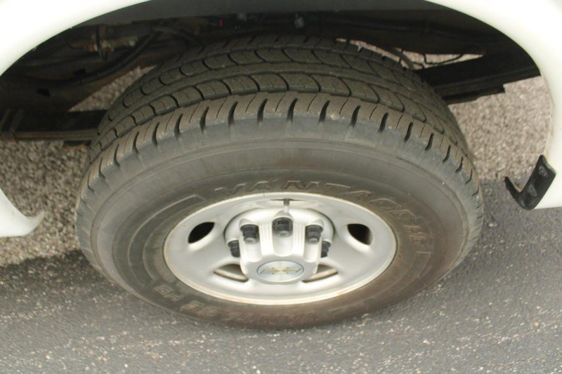 Used 2021 Chevrolet Express 2500 Extended w/ Driver Convenience Package image 8