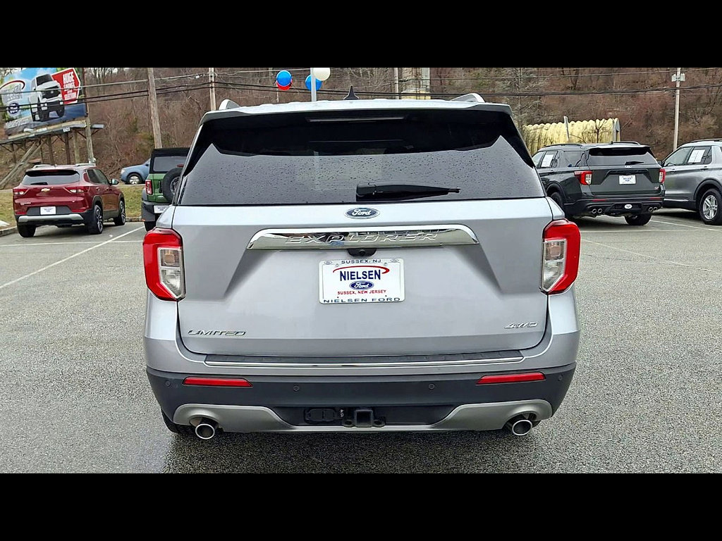 Certified 2022 Ford Explorer Limited w/ Equipment Group 301A image 7