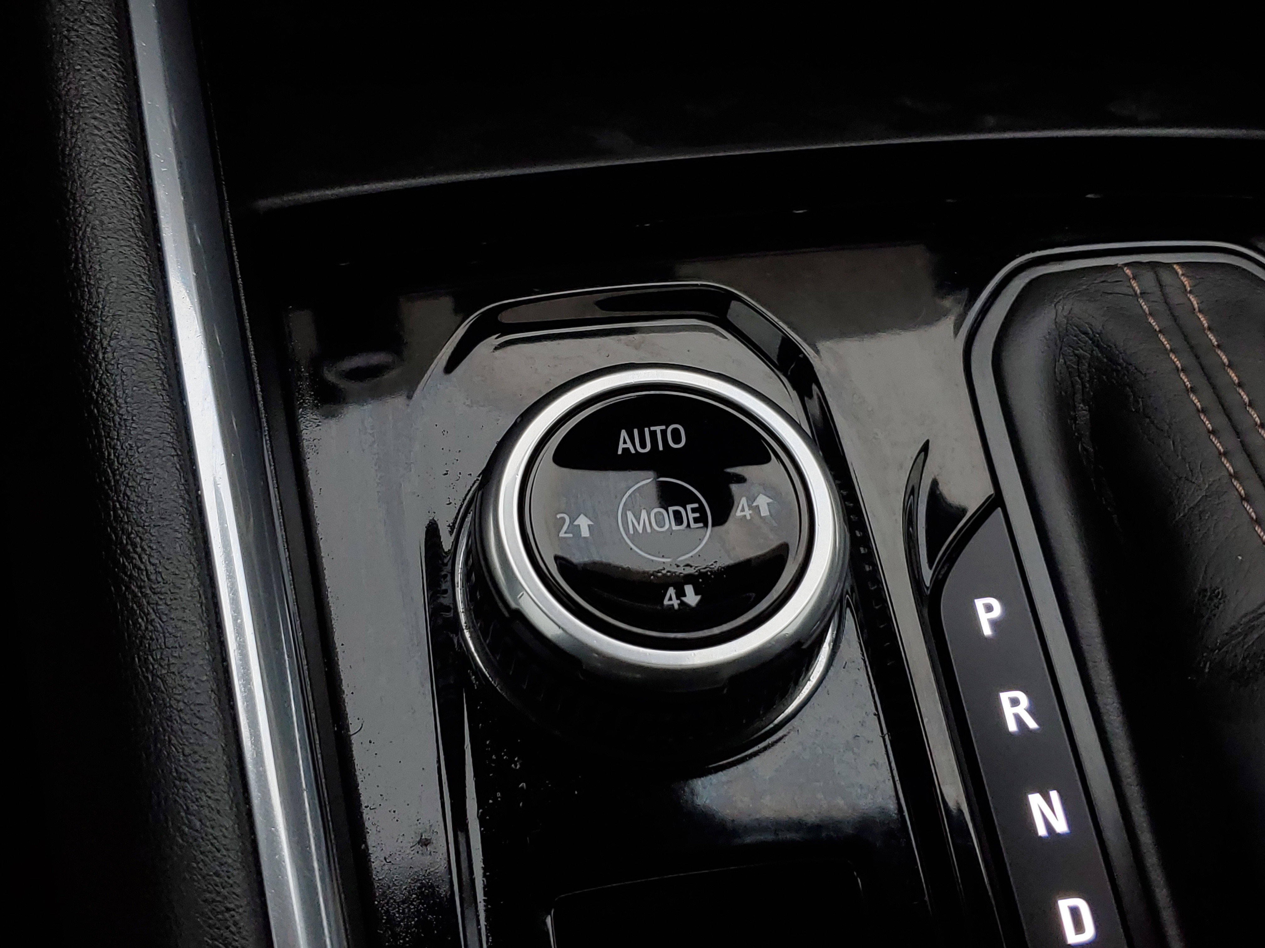 Used 2024 GMC Canyon AT4 image 28