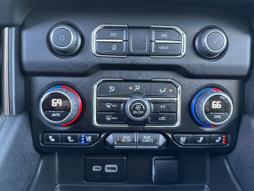 Certified 2023 Chevrolet Suburban High Country image 19