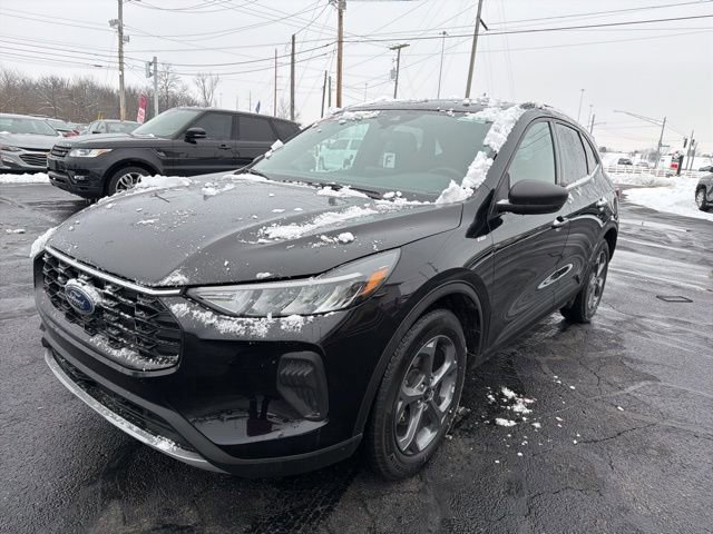 Used 2025 Ford Escape ST-Line image 3