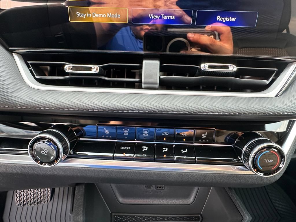 New 2027 Chevrolet Equinox LT FWD image 17