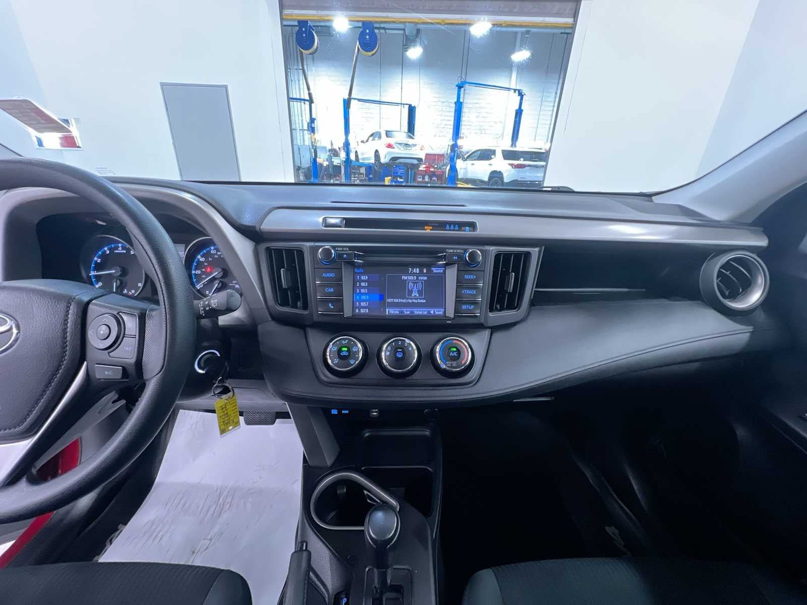 Used 2018 Toyota RAV4 LE w/ All Weather Liner Package FWD image 23