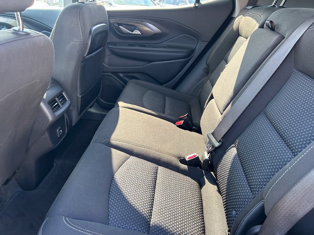 Used 2024 GMC Terrain SLE w/ Driver Convenience Package FWD image 15