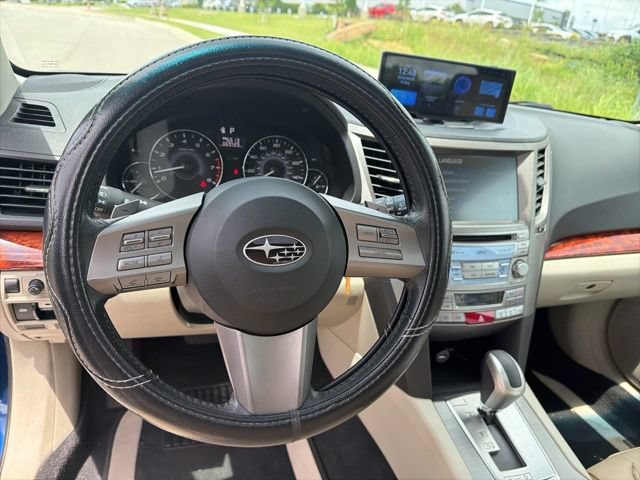 Used 2010 Subaru Outback 2.5i Limited AWD/4WD image 17