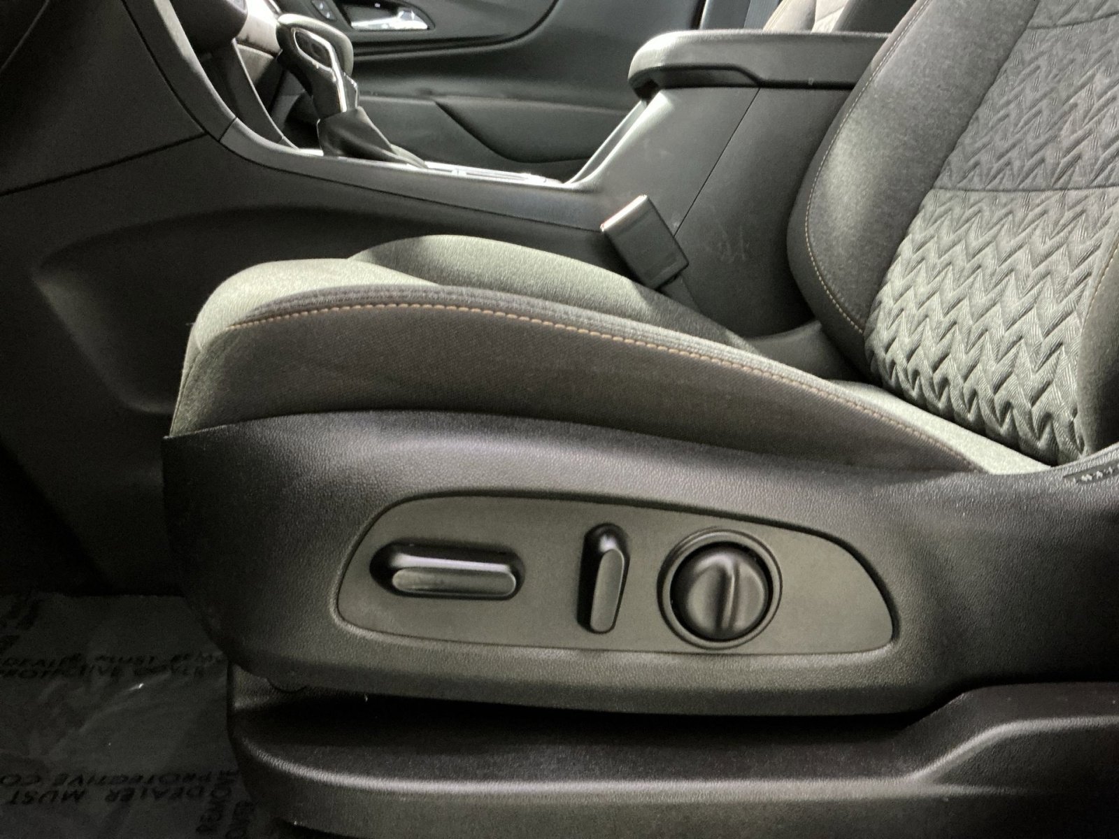 Used 2024 Chevrolet Equinox LT AWD/4WD image 15