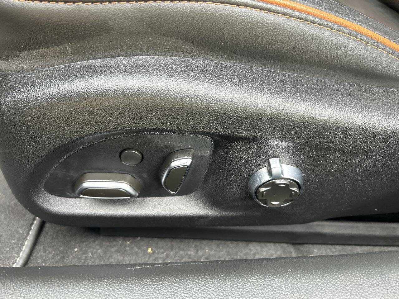 Used 2022 Cadillac CT4 V w/ Climate Package image 12