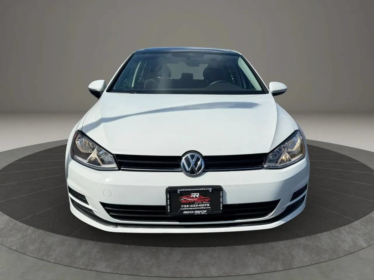 Used 2016 Volkswagen Golf S FWD image 3