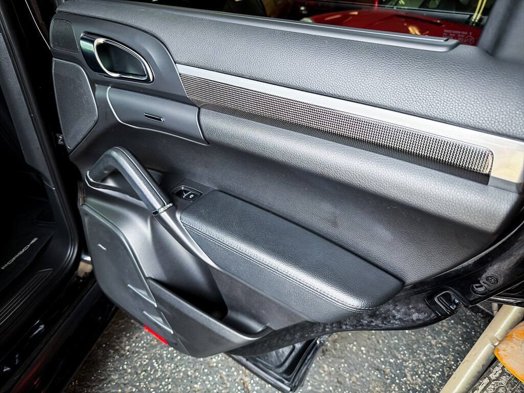 Used 2013 Porsche Cayenne GTS w/ Carbon Fibre Interior Pkg AWD/4WD image 25