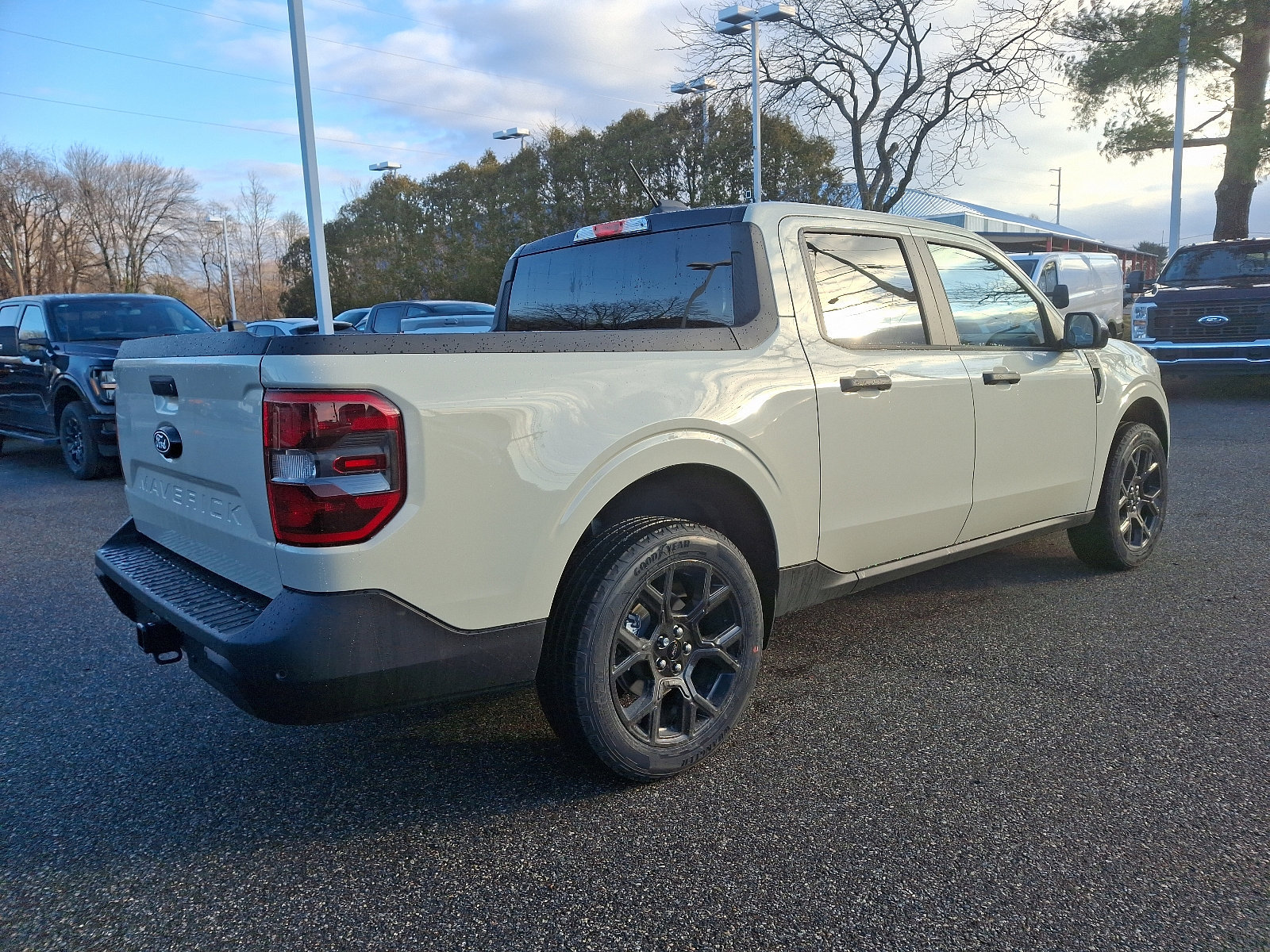 New 2025 Ford Maverick XLT w/ XLT Luxury Package AWD/4WD image 7