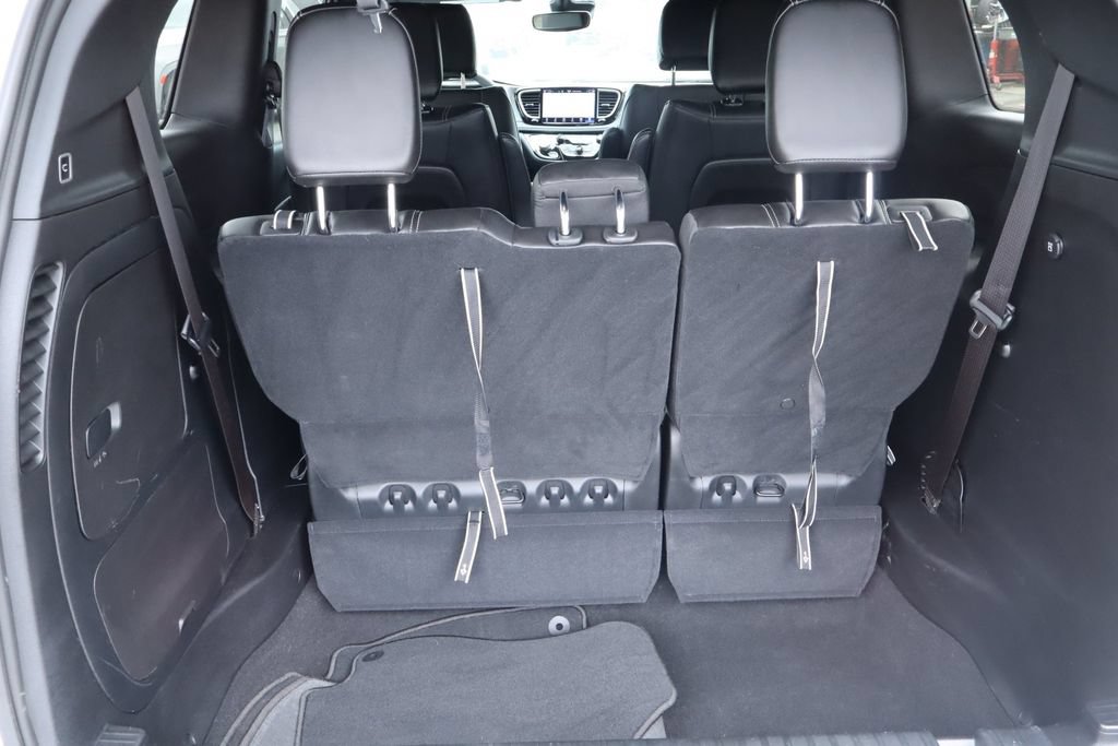 Used 2025 Chrysler Pacifica Select FWD image 37