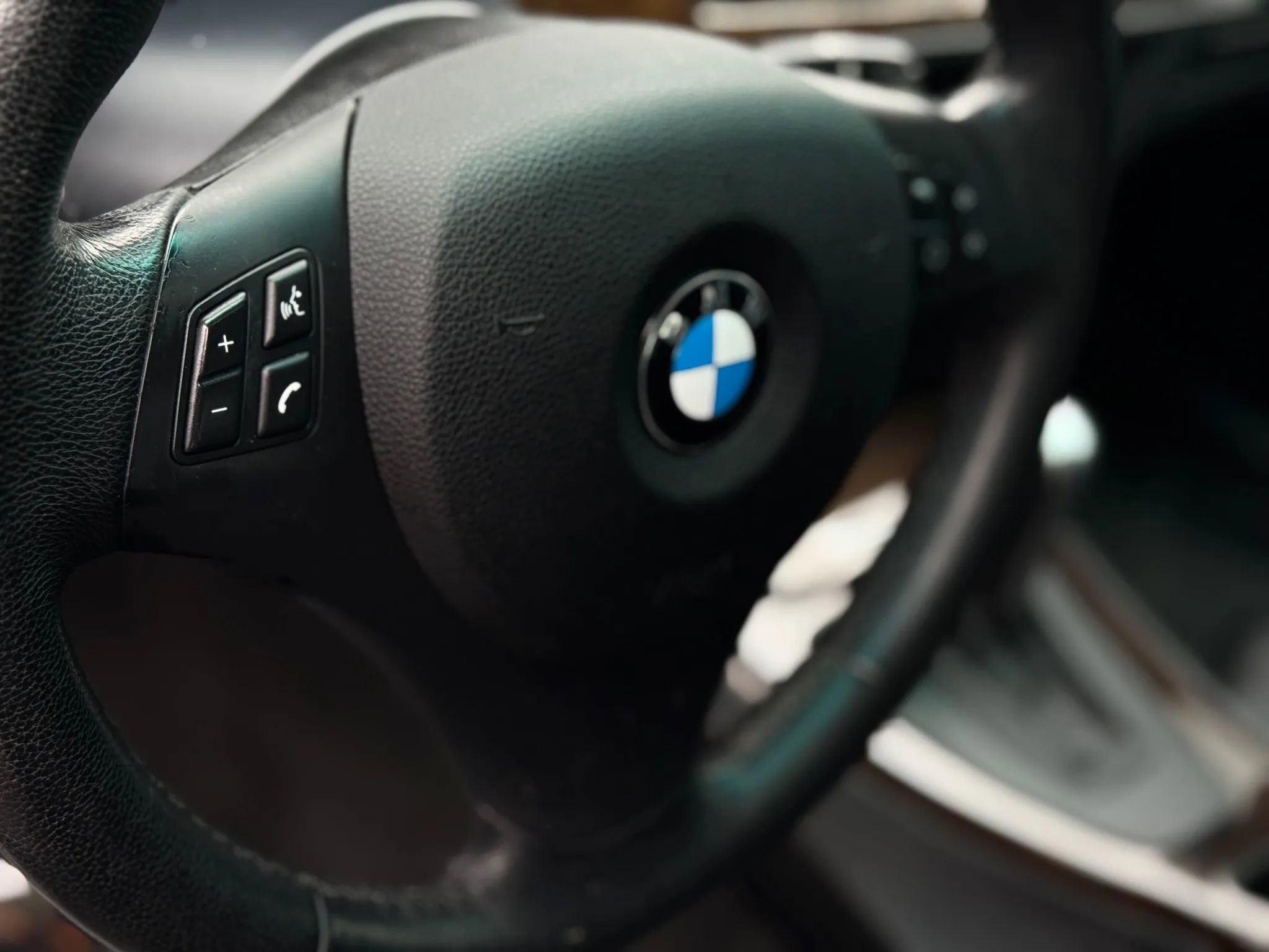 Used 2006 BMW 330xi Sedan image 22