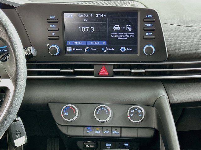 Used 2025 Hyundai Elantra SE w/ Cargo Package FWD image 15