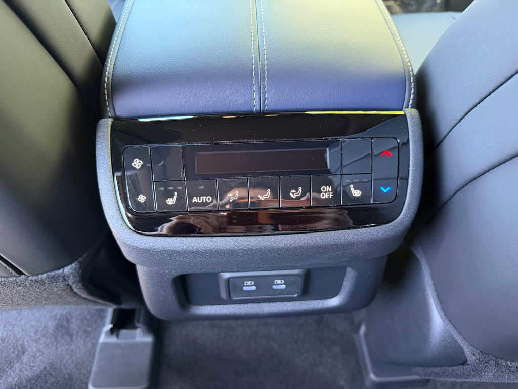 Certified 2027 INFINITI QX60 Sport w/ Dark Cargo Package AWD/4WD image 18