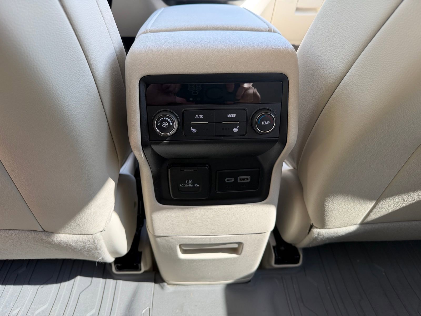 Used 2023 GMC Acadia Denali w/ Denali Ultimate Package AWD/4WD image 27