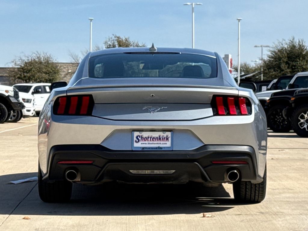 Used 2024 Ford Mustang Premium image 7