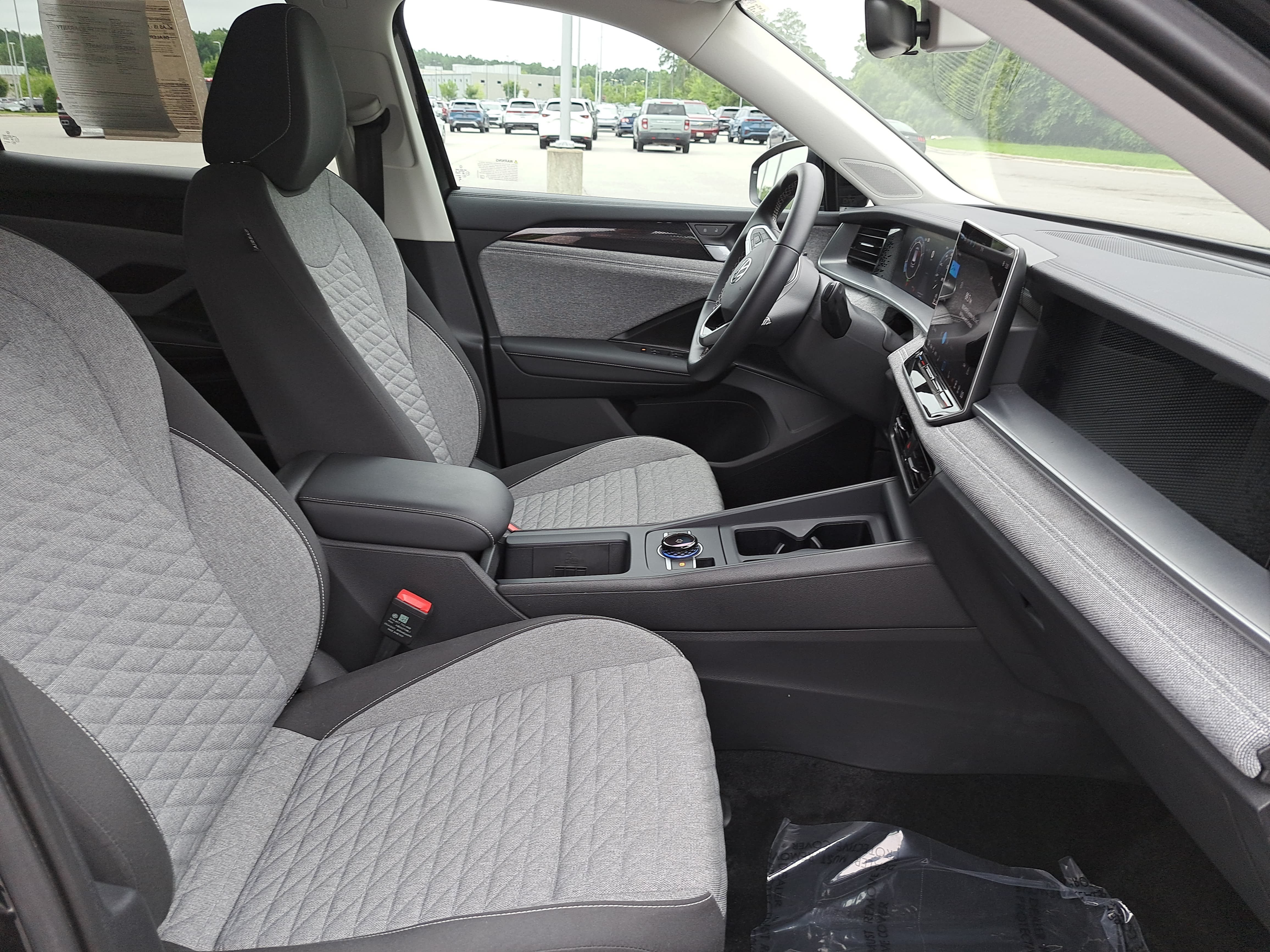 Certified 2025 Volkswagen Tiguan S FWD image 10