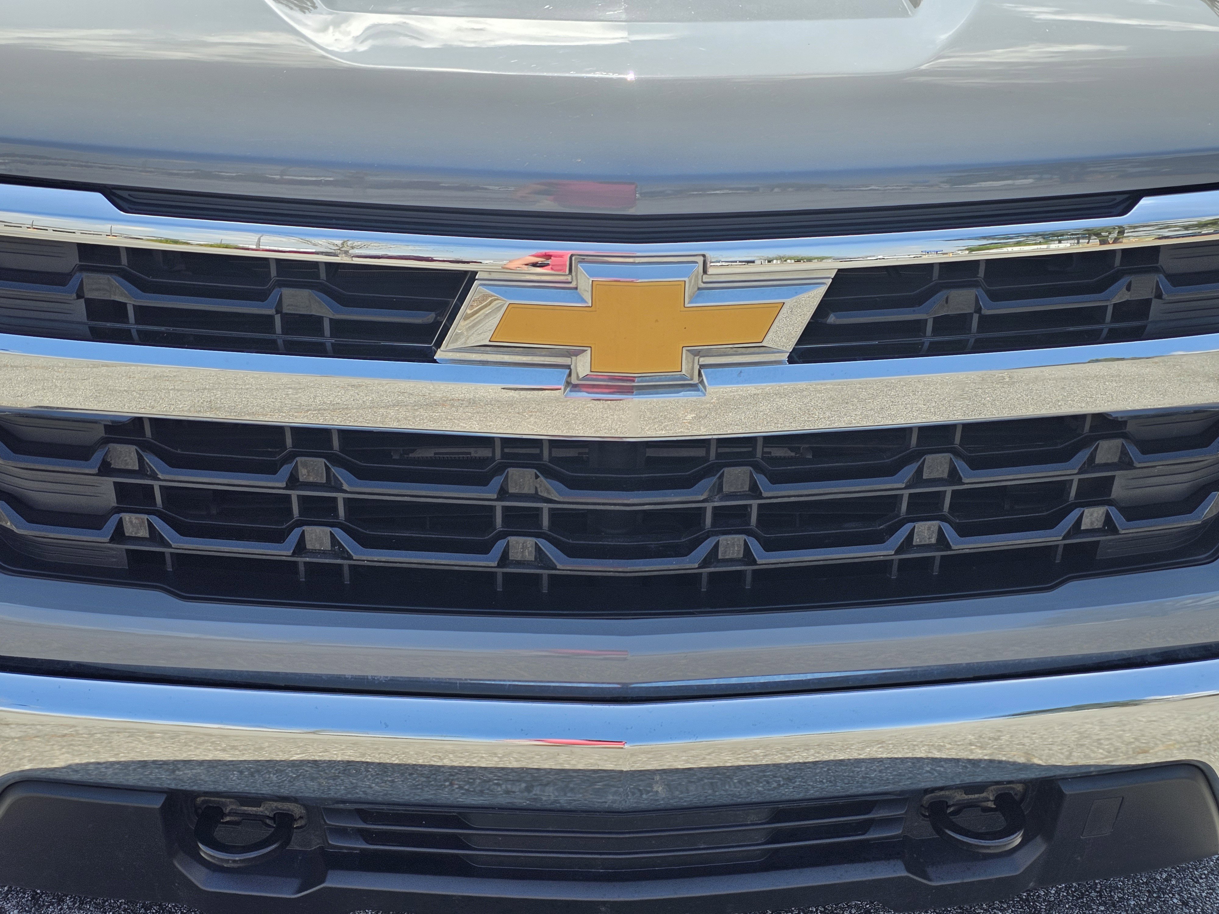 Used 2024 Chevrolet Silverado 1500 LT AWD/4WD image 4