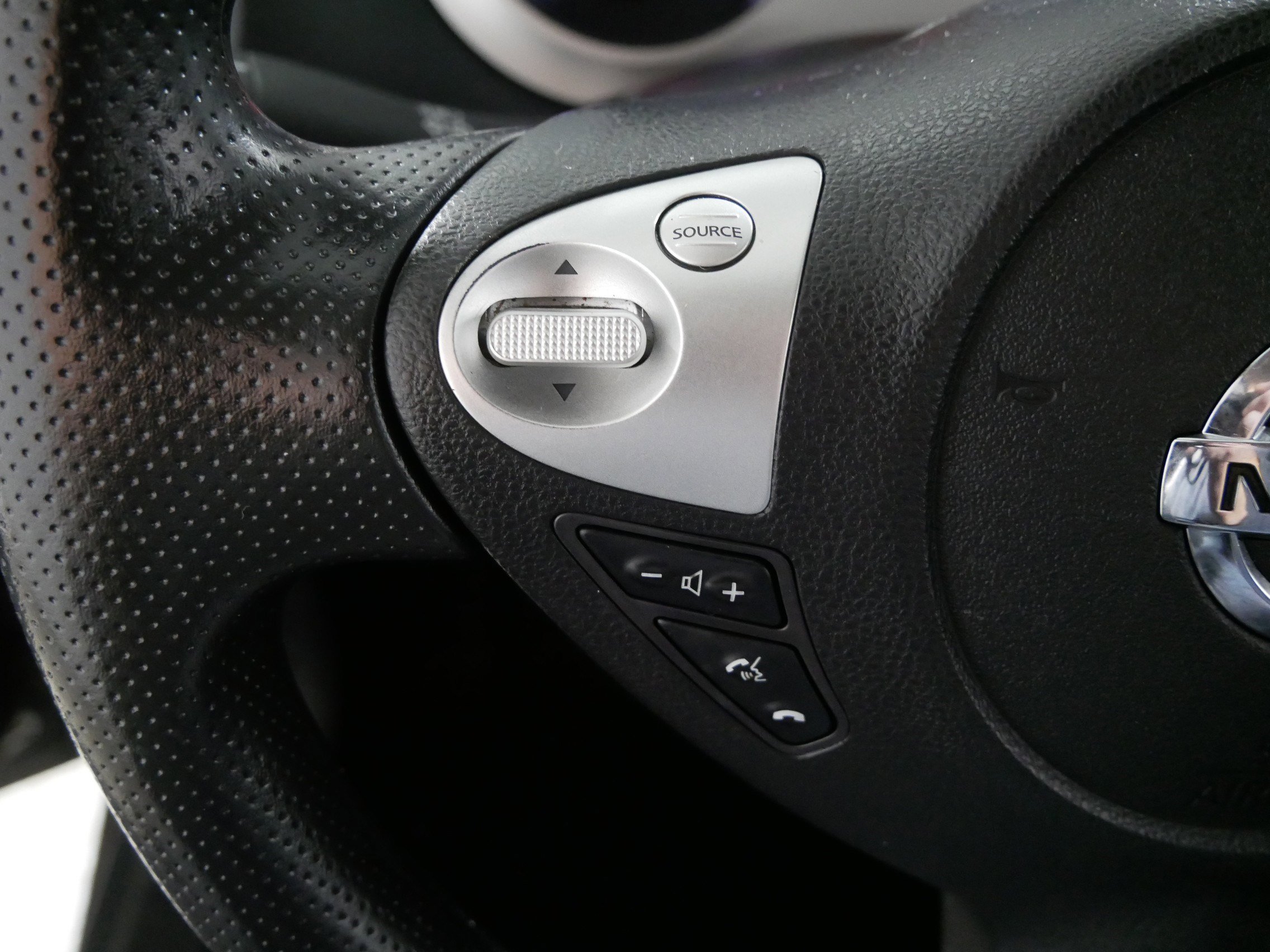 Used 2015 Nissan Juke S image 27