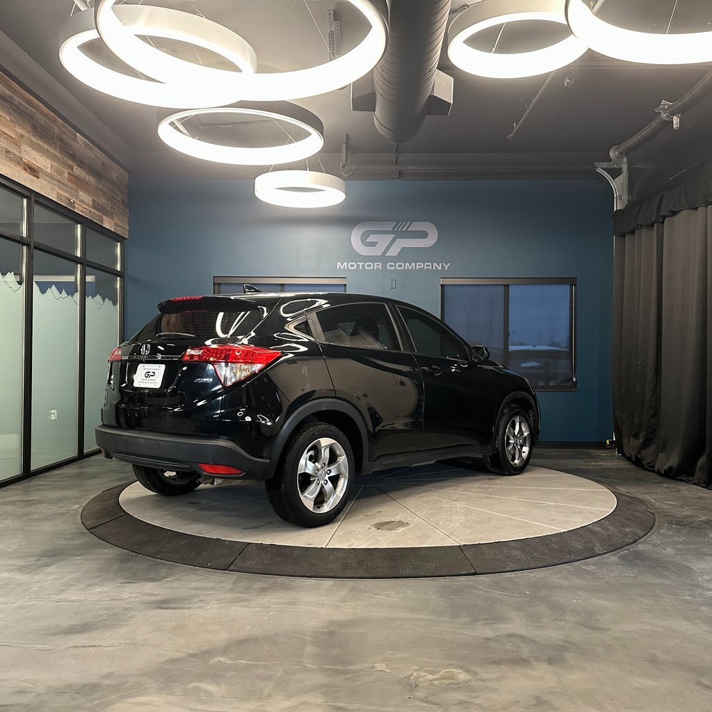 Used 2021 Honda HR-V LX image 3