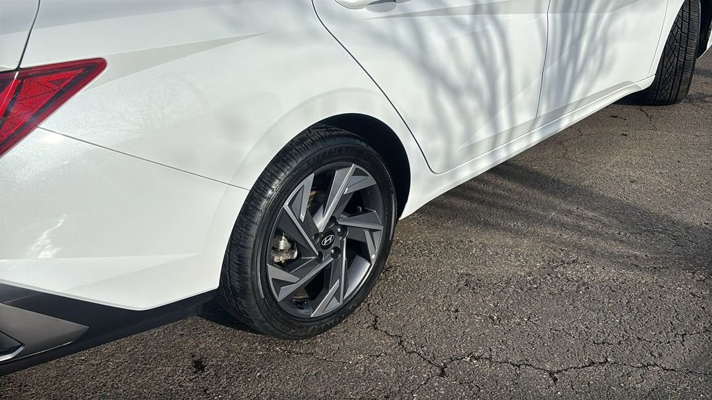 Used 2025 Hyundai Elantra SEL image 8