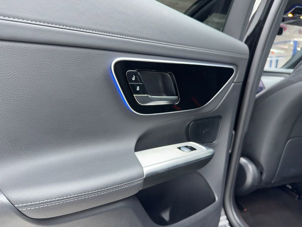 Used 2024 Mercedes-Benz GLC 300 4MATIC image 41