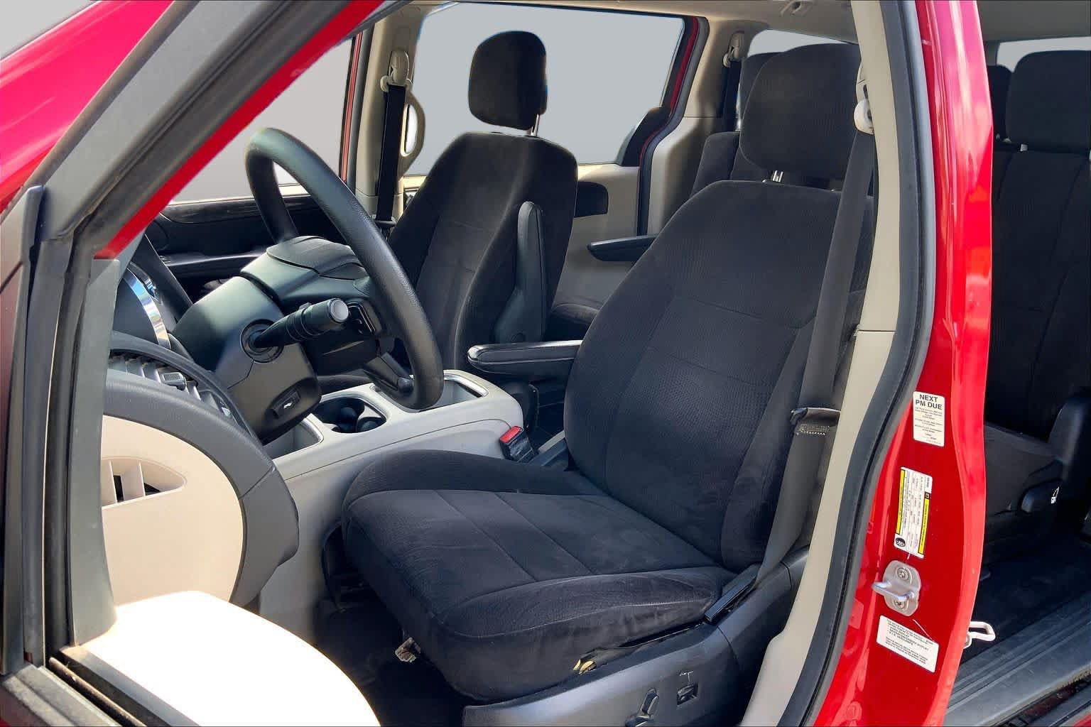 Used 2013 Dodge Grand Caravan SXT FWD image 8