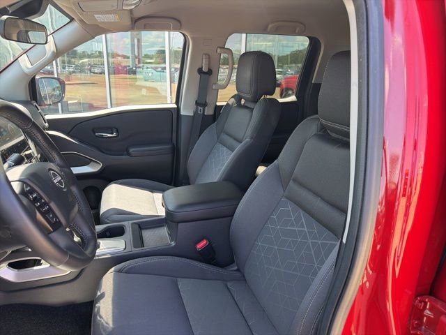 Certified 2025 Nissan Frontier SV w/ SV Convenience Package image 9