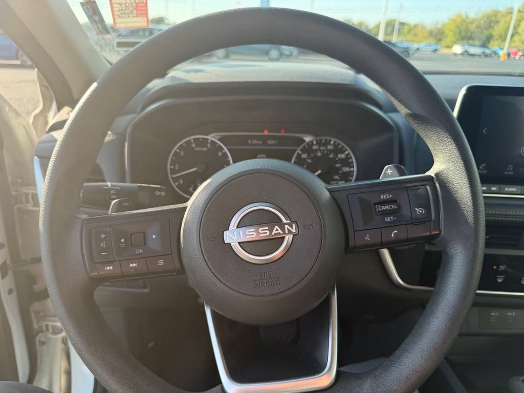 Used 2024 Nissan Rogue S AWD/4WD image 10