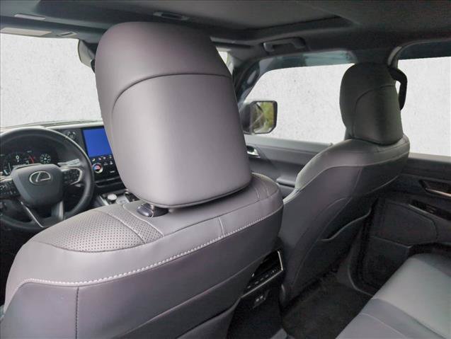 Used 2024 Lexus GX 550 w/ Cold Area Package AWD/4WD image 22