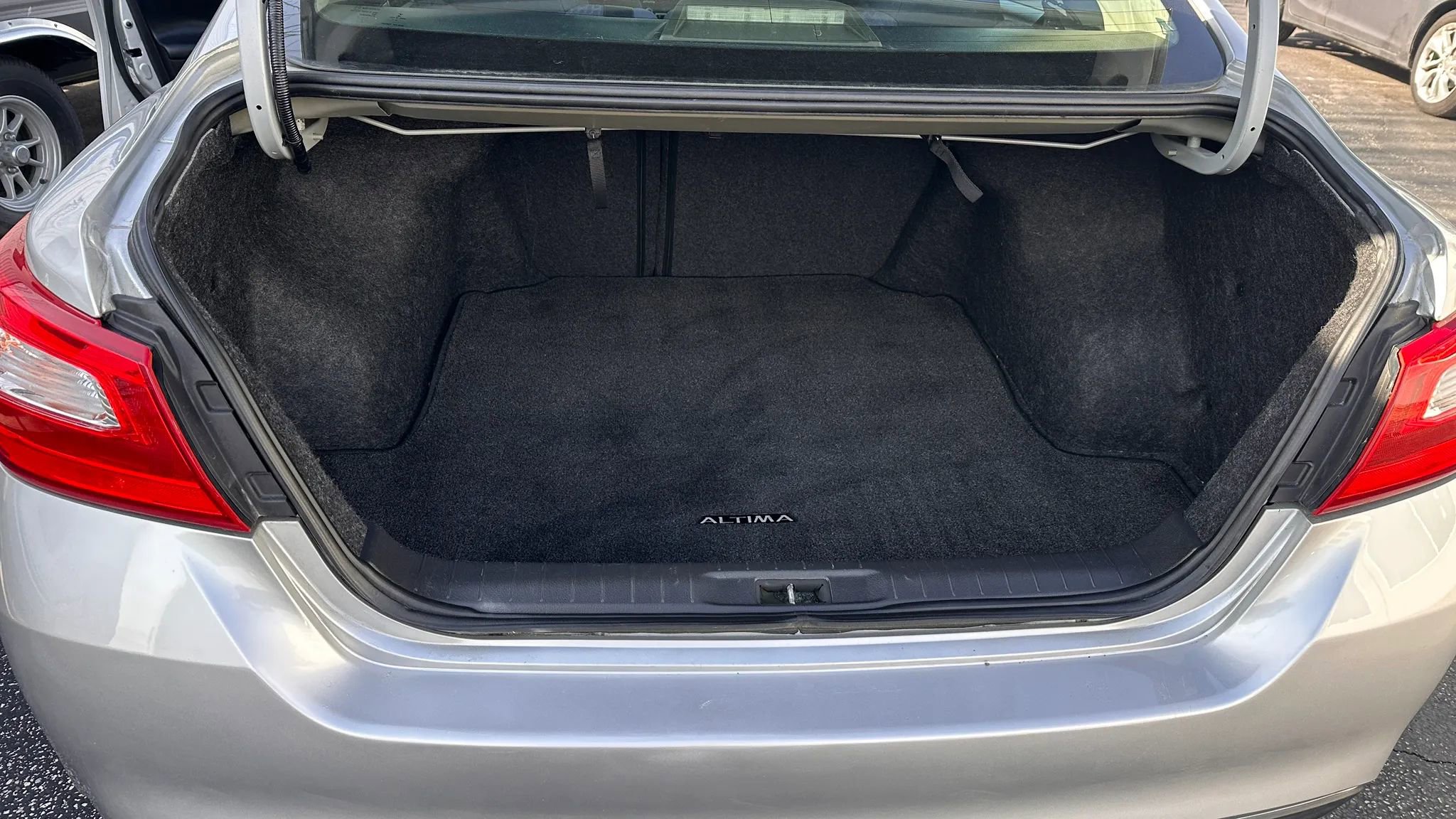 Used 2017 Nissan Altima 2.5 S w/ Power Driver Seat Package image 16