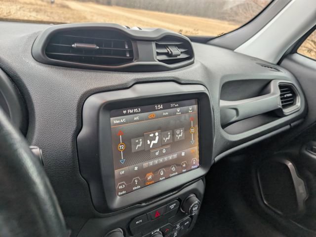 Used 2018 Jeep Renegade Limited w/ UConnect 8.4 Nav Group image 20