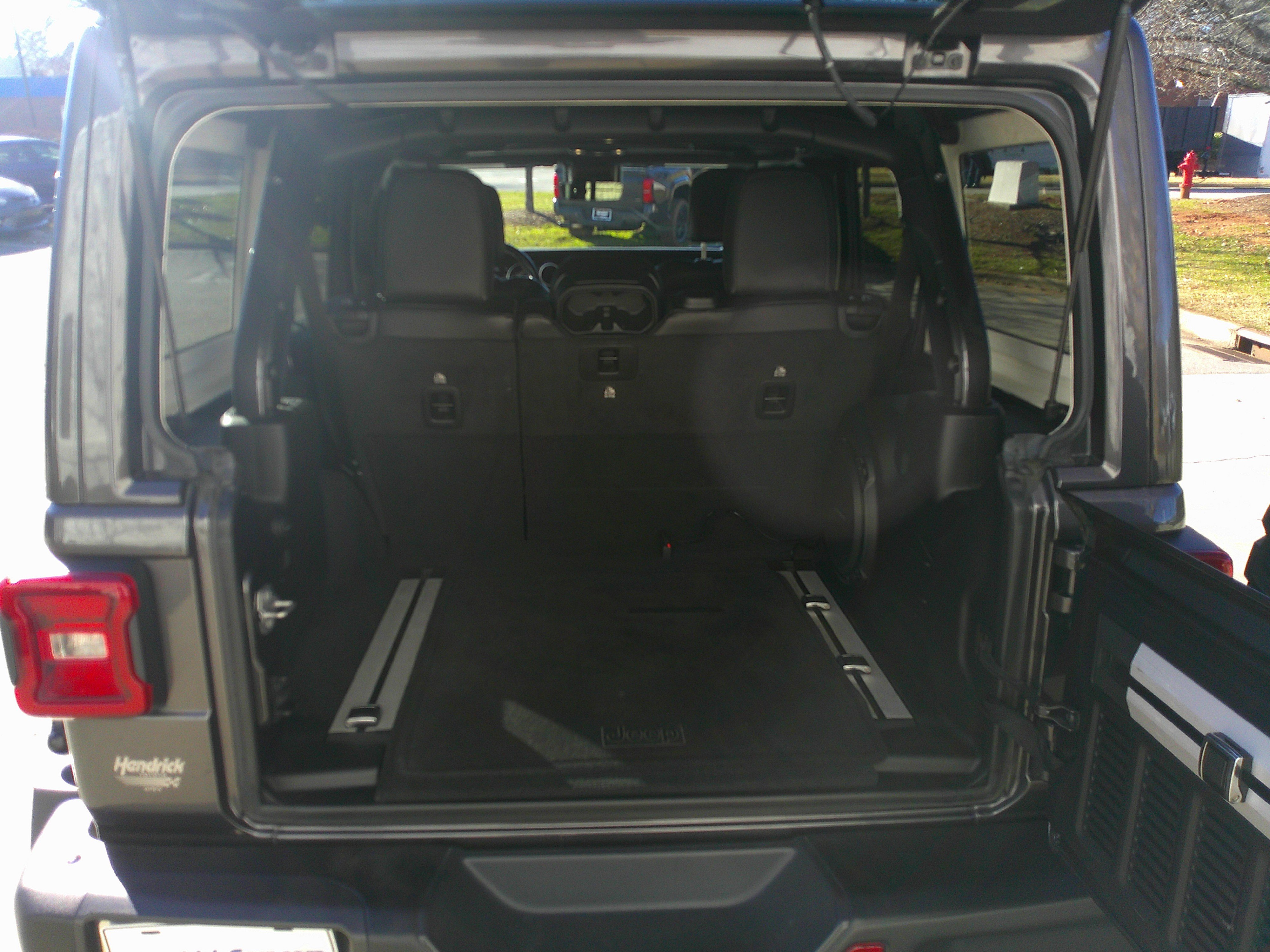 Used 2021 Jeep Wrangler Unlimited Rubicon w/ Trailer Tow Package image 46