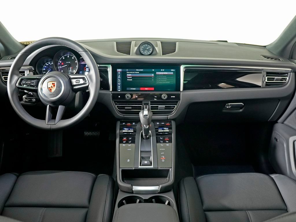 Certified 2026 Porsche Macan AWD/4WD image 19