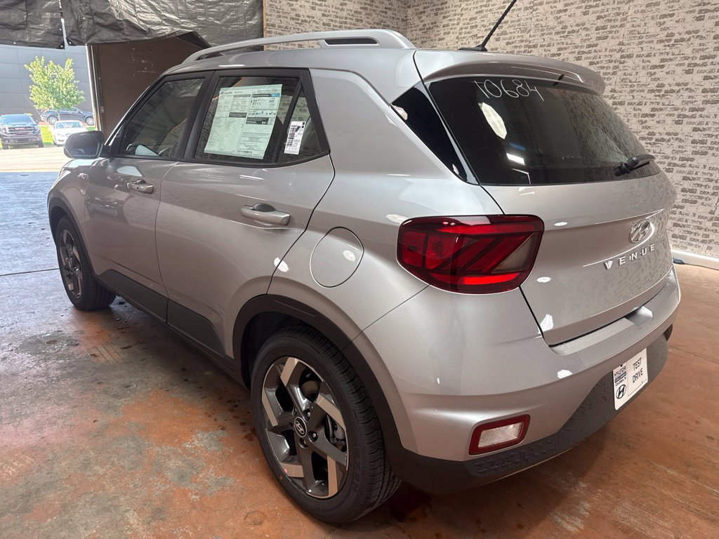 New 2026 Hyundai Venue SEL FWD image 5