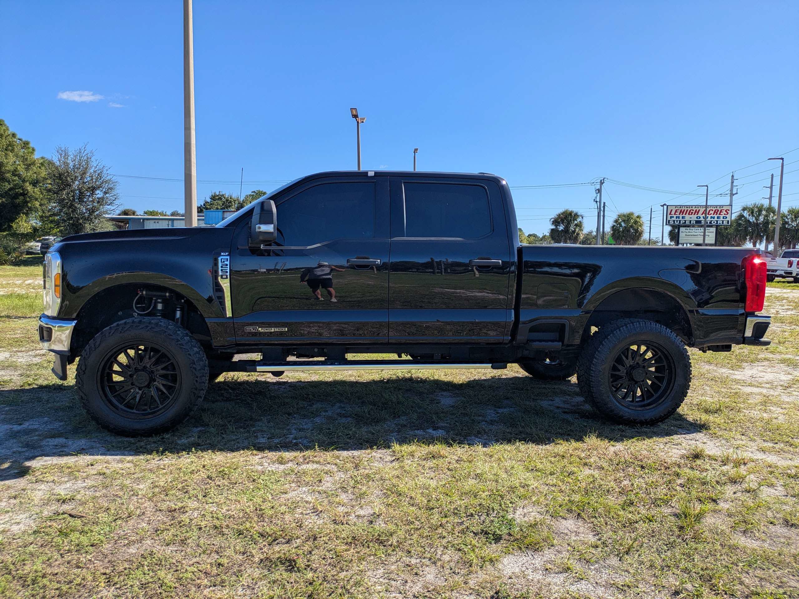 Used 2025 Ford F250 XLT w/ FX4 Off-Road Package AWD/4WD image 6