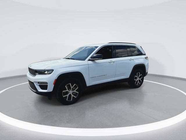 Used 2025 Jeep Grand Cherokee Limited w/ Trailer Tow Package AWD/4WD image 4