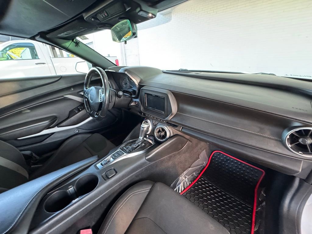 Used 2020 Chevrolet Camaro LT image 22