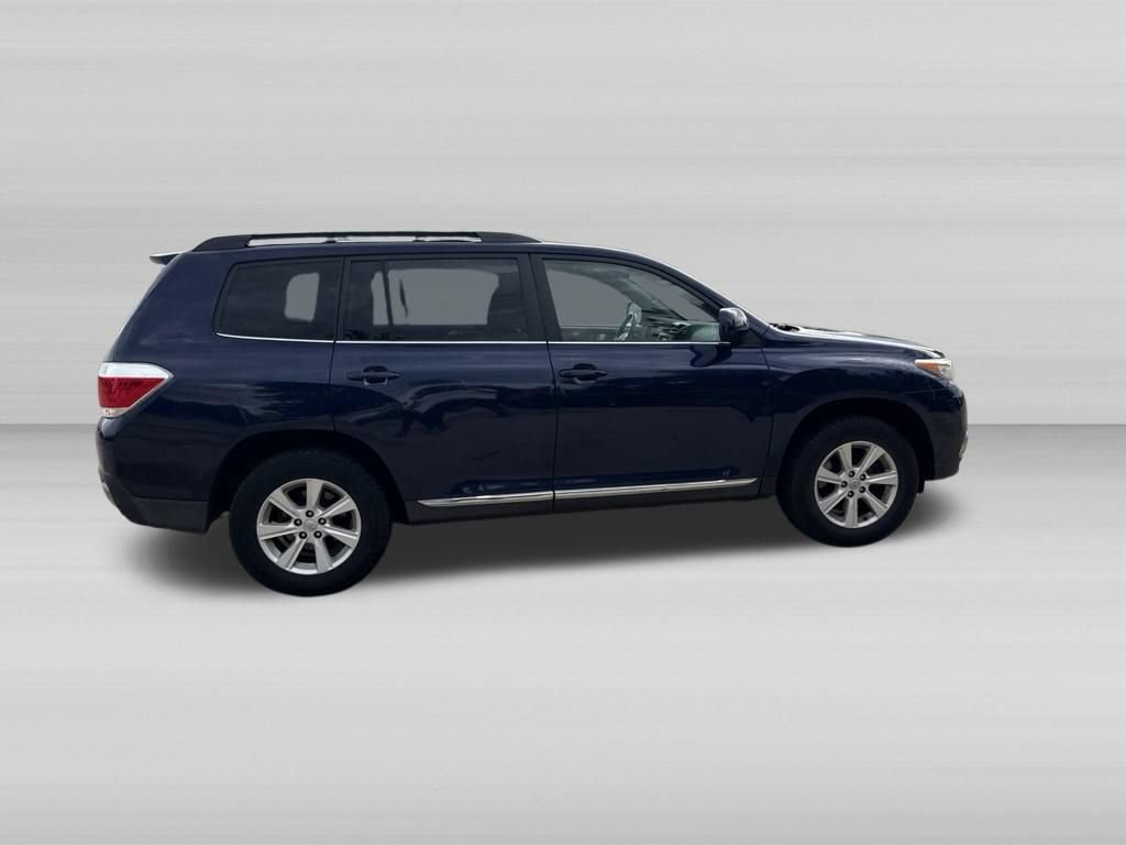 Used 2011 Toyota Highlander SE w/ Tow Pkg AWD/4WD image 4