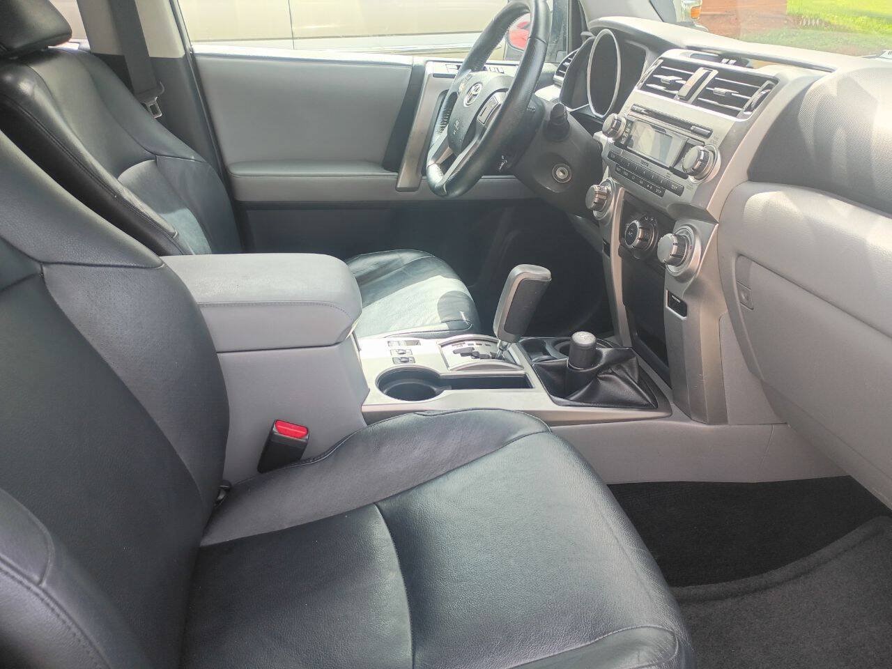 Used 2010 Toyota 4Runner SR5 w/ Premium Pkg w/Leather AWD/4WD image 9