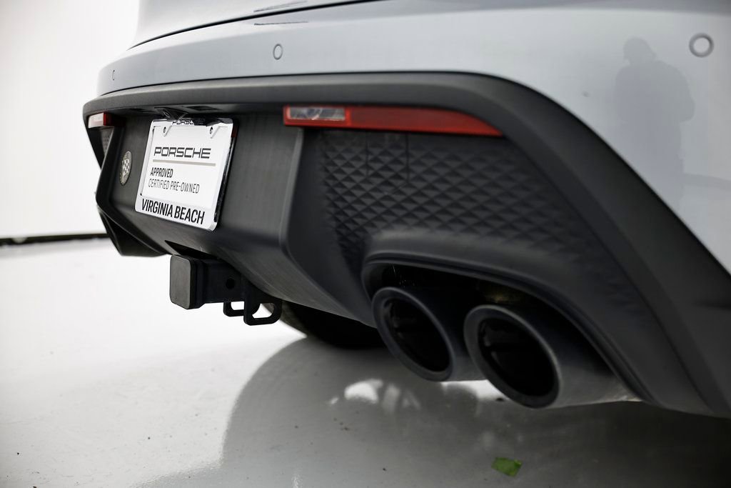 Certified 2025 Porsche Macan image 16