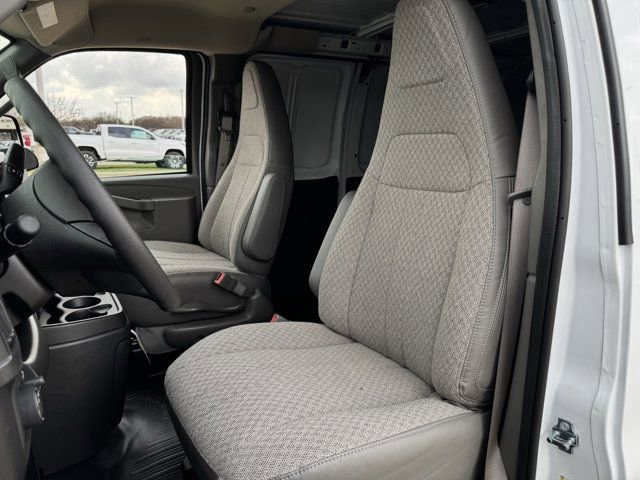 New 2026 Chevrolet Express 2500 w/ Driver Convenience Package RWD image 21