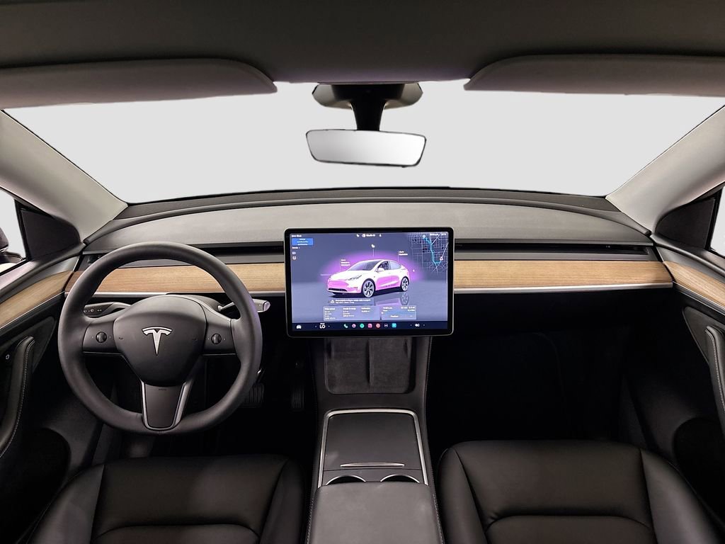 Used 2024 Tesla Model Y 2WD image 9