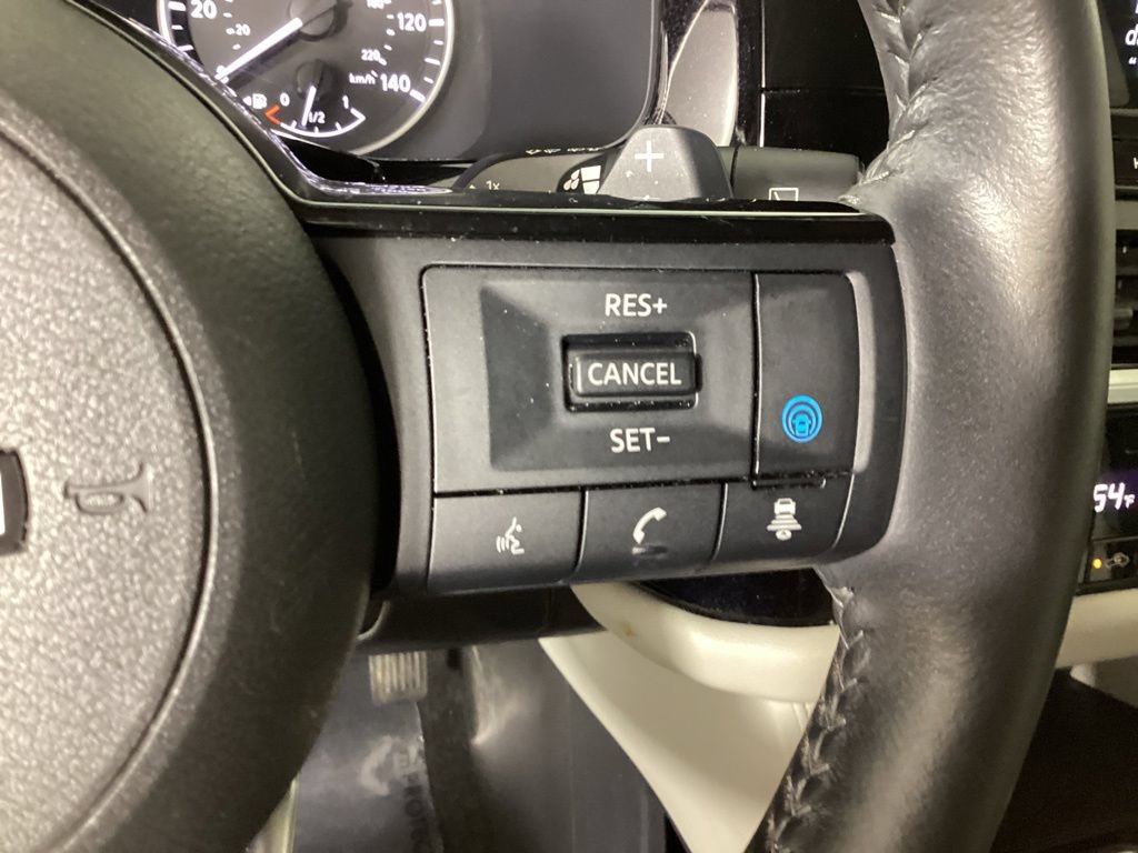 Used 2022 Nissan Pathfinder SL AWD/4WD image 23