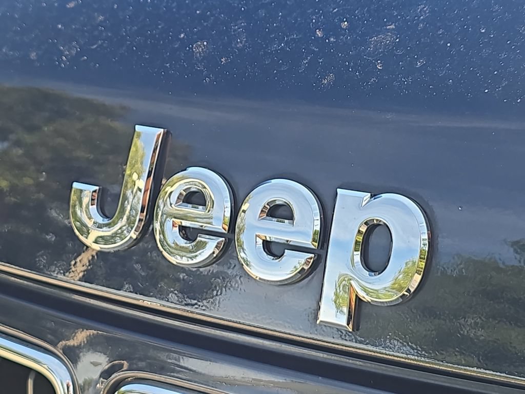 Used 2015 Jeep Grand Cherokee Limited w/ Luxury Group II AWD/4WD image 11