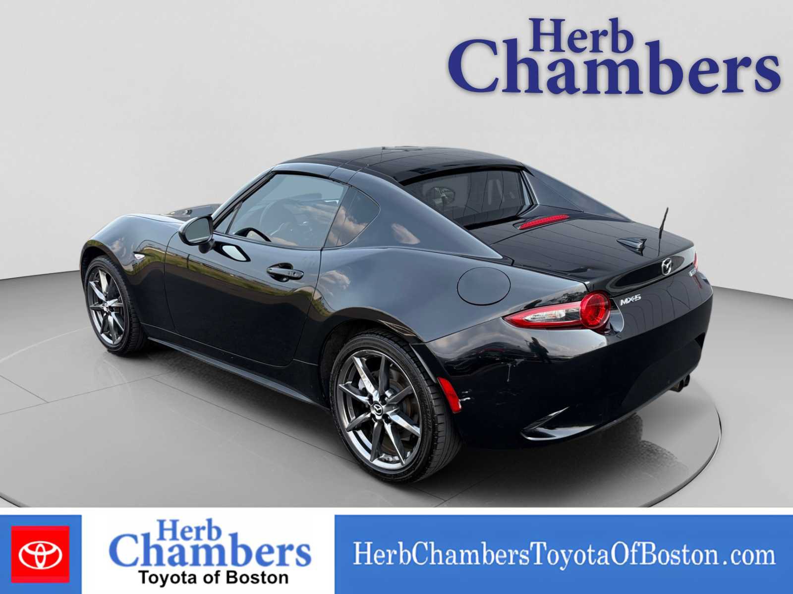 Used 2018 MAZDA MX-5 Miata RF Grand Touring RWD image 8