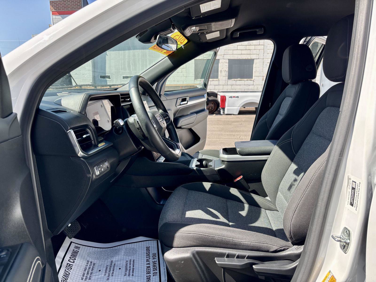 Used 2025 GMC Terrain Elevation AWD/4WD image 2